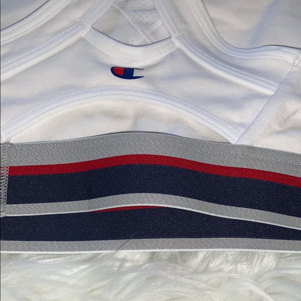 SOLD 🎉🎉🎉🎉Champion Sports Bra - Picture 8 of 13